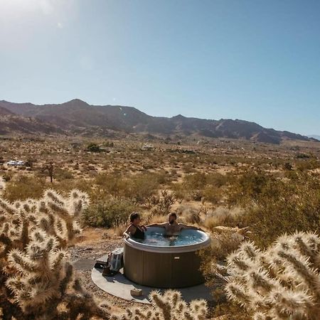 Shelter 2 L A Classic At Joshua Tree Park Entrance Exterior photo