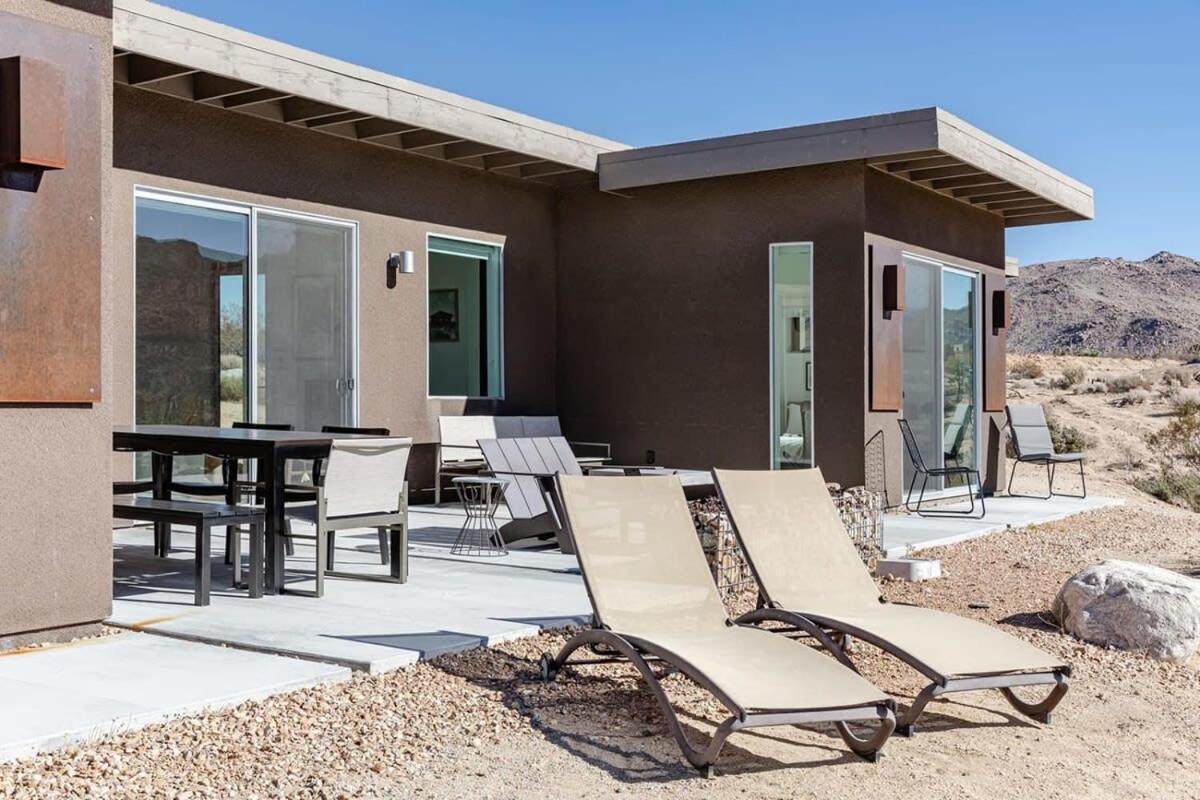 Shelter 2 L A Classic At Joshua Tree Park Entrance Exterior photo