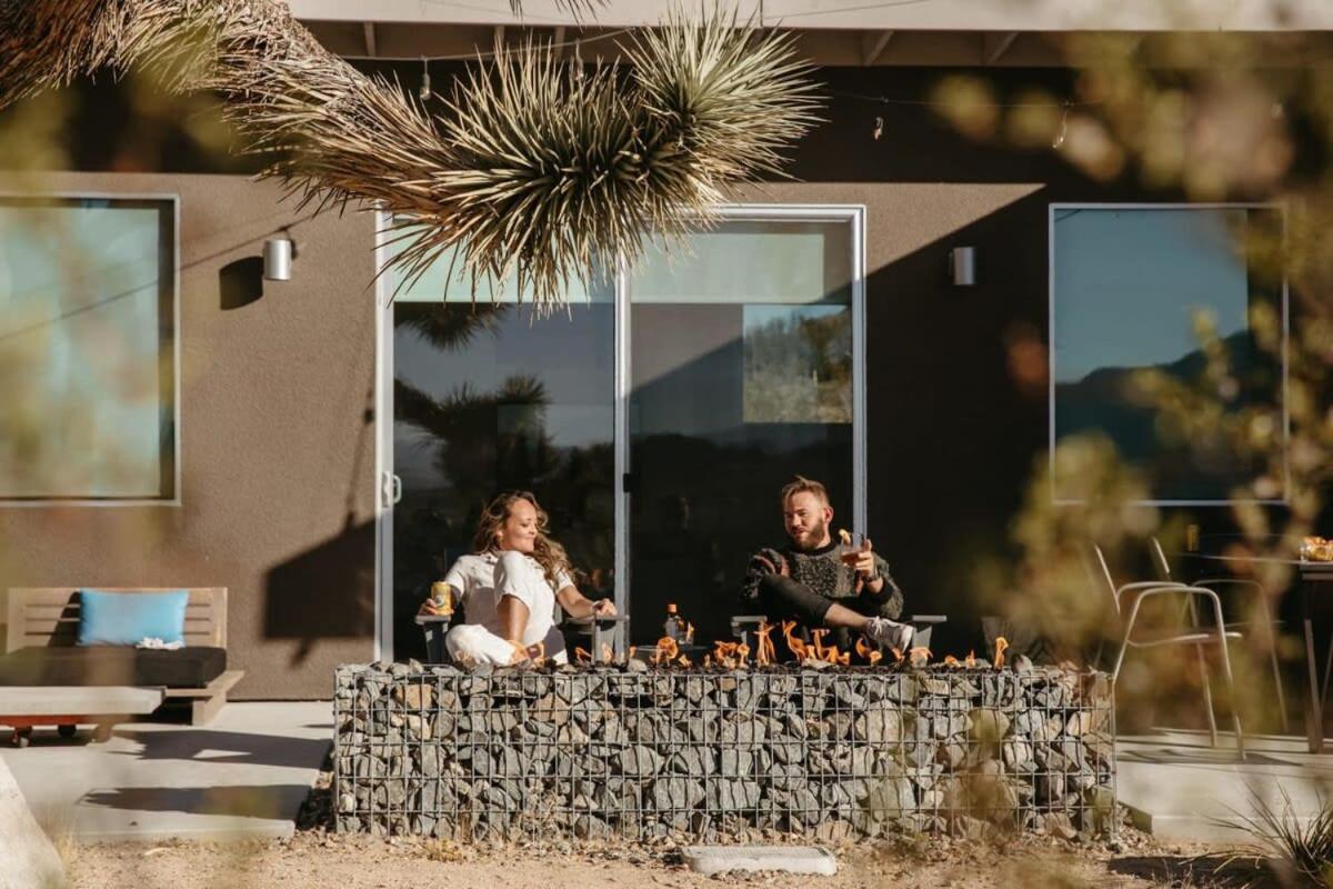 Shelter 2 L A Classic At Joshua Tree Park Entrance Exterior photo