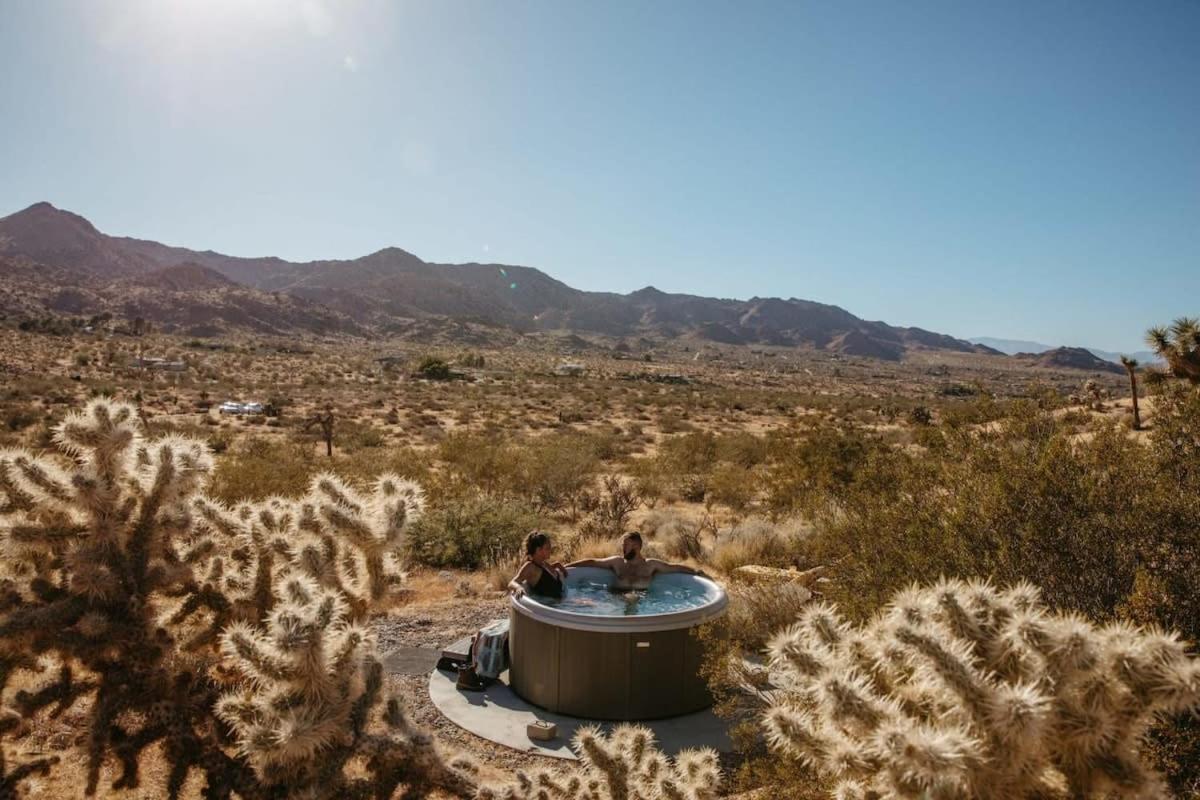 Shelter 2 L A Classic At Joshua Tree Park Entrance Exterior photo