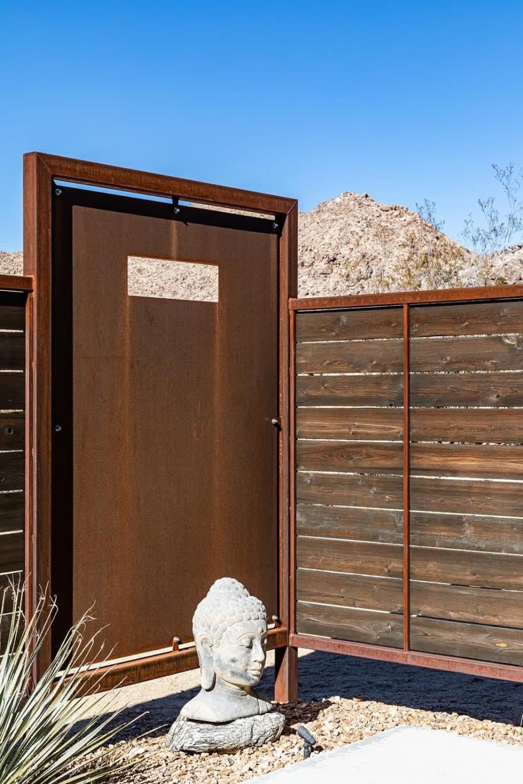 Shelter 2 L A Classic At Joshua Tree Park Entrance Exterior photo