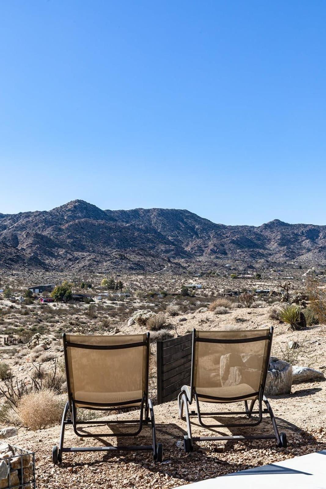 Shelter 2 L A Classic At Joshua Tree Park Entrance Exterior photo
