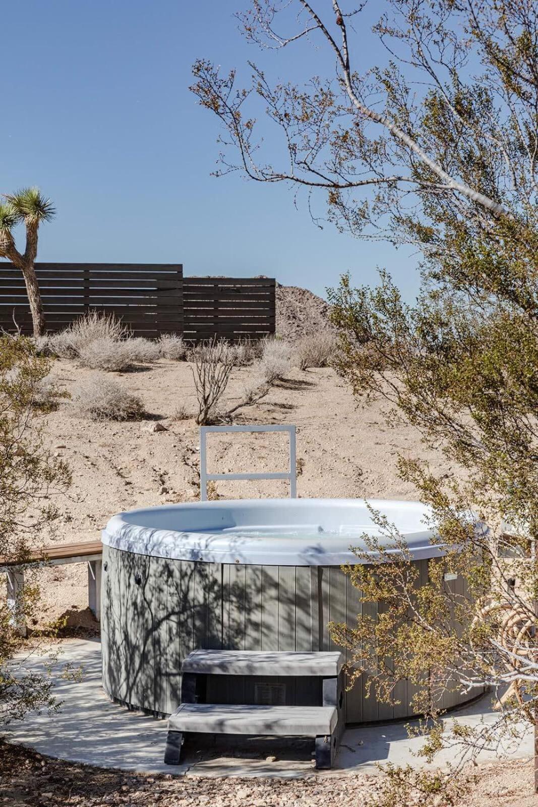 Shelter 2 L A Classic At Joshua Tree Park Entrance Exterior photo